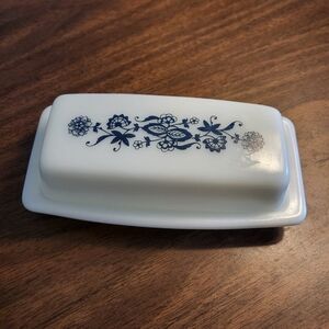 PYREX Old Town Blue butter dish